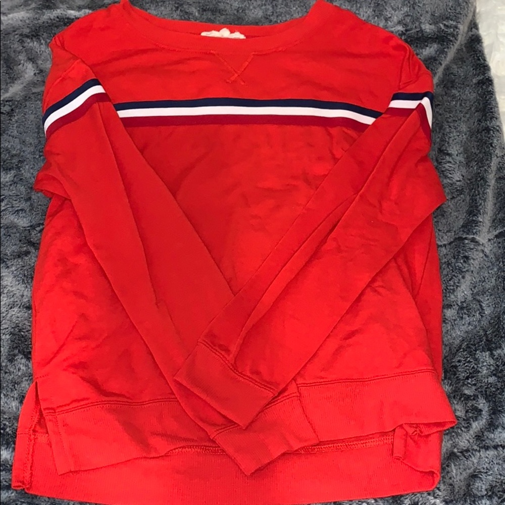 Read crewneck with blue and white accents